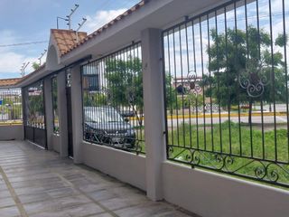 Foto 2 de Vendo Espectacular casa en zona residencial de Machala