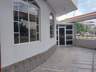 Foto 1 de Vendo Espectacular casa en zona residencial de Machala