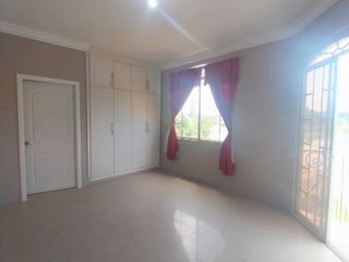 Foto 28 de Vendo Espectacular casa en zona residencial de Machala