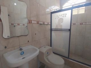 Foto 10 de Vendo Espectacular casa en zona residencial de Machala