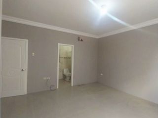 Foto 16 de Vendo Espectacular casa en zona residencial de Machala