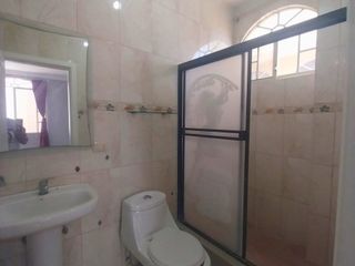 Foto 17 de Vendo Espectacular casa en zona residencial de Machala