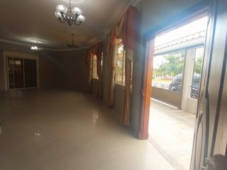 Foto 34 de Vendo Espectacular casa en zona residencial de Machala