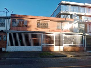 Foto 1 de ARRIENDO CASA MAS BODEGA - NORMANDIA - BOGOTA