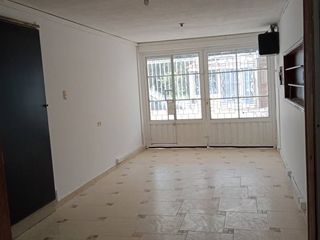 Foto 12 de ARRIENDO CASA MAS BODEGA - NORMANDIA - BOGOTA