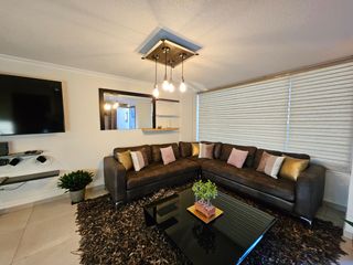 Foto 3 de Tumbaco, Sector Av Universitaria, arriendo Casa Esquinera Amoblada