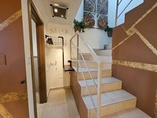 Foto 5 de Tumbaco, Sector Av Universitaria, arriendo Casa Esquinera Amoblada