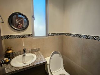 Foto 6 de Tumbaco, Sector Av Universitaria, arriendo Casa Esquinera Amoblada