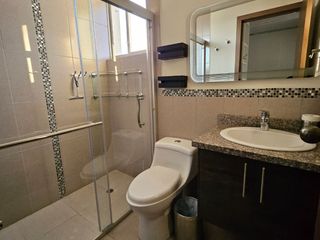 Foto 33 de Tumbaco, Sector Av Universitaria, arriendo Casa Esquinera Amoblada