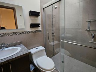 Foto 34 de Tumbaco, Sector Av Universitaria, arriendo Casa Esquinera Amoblada