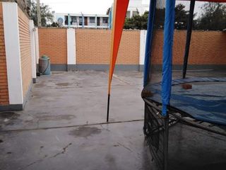 Foto 7 de Casa como terreno en esquina de 1,177.84 m² – Trujillo, La Libertad