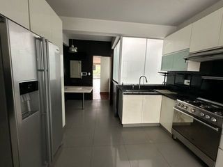 Foto 6 de DEPARTAMENTO EN ALQUILER EN MIRAFLORES  CON VISTA A PARQUE