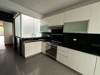 Foto 7 de DEPARTAMENTO EN ALQUILER EN MIRAFLORES  CON VISTA A PARQUE
