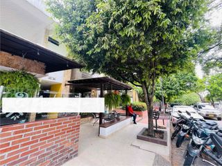 Foto 4 de Casa Comercial con Apto Independiente sobre la calle 7 en la Gaitana