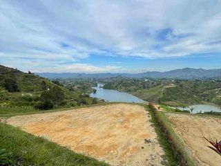 Foto 2 de venta de lotes en el peñol con vista a la represa y a la piedra del peñol.