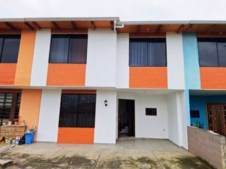 Foto 1 de EN VENTA CASA EN RICAURTE, CUENCA