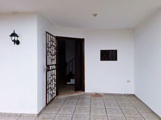 Foto 2 de EN VENTA CASA EN RICAURTE, CUENCA