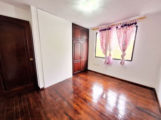 Foto 9 de EN VENTA CASA EN RICAURTE, CUENCA
