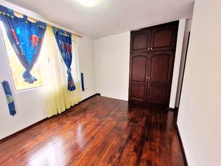 Foto 10 de EN VENTA CASA EN RICAURTE, CUENCA