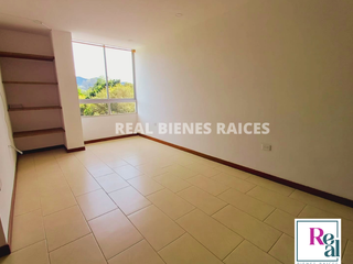 Foto 4 de Apartamento en arriendo – 4º piso con ascensor