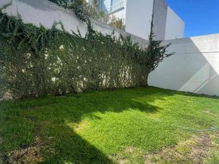 Foto 2 de Renta casa en conjunto Puembo