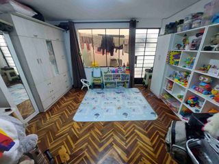 Foto 2 de Se vende Departamento en Primer piso en San Juan de Miraflores  130m2  Cochera