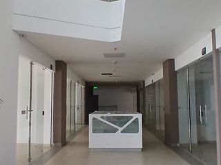 Foto 4 de Area alquila, local comercial, para estrenar en el Edificio PTC frente a Santa Gracia