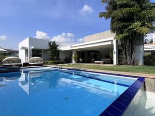 Foto 1 de 🏡 ¡Descubre esta espectacular casa en Altos de Ciudad Jardín, Cali!