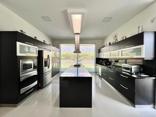 Foto 14 de 🏡 ¡Descubre esta espectacular casa en Altos de Ciudad Jardín, Cali!