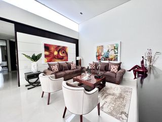 Foto 11 de 🏡 ¡Descubre esta espectacular casa en Altos de Ciudad Jardín, Cali!