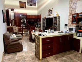Foto 1 de Vendo Casa ideal para vivienda o negocio Airbnb, de alto potencial comercial a 3 cuadras de la plaza de Armas de Tarapoto