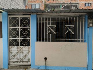 Foto 1 de ALQUILER DE CASA EN CIUDADELA AURORA CERCA DE TODO