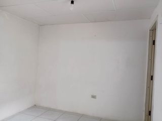 Foto 10 de ALQUILER DE CASA EN CIUDADELA AURORA CERCA DE TODO