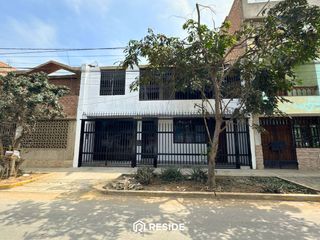 Foto 1 de Venta de casa en Urbanización Covicorti, Trujillo – Frente a parque y con gran potencial