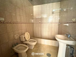 Foto 4 de Venta de casa en Urbanización Covicorti, Trujillo – Frente a parque y con gran potencial