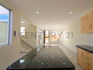 Foto 2 de VENTA DE CASA EN ESTRENO EN LA CIUDAD DE TACNA