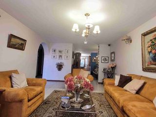 Foto 3 de VENTA CASA CERCA UNSA - AREQUIPA
