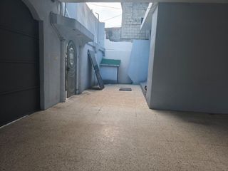 Foto 2 de RENTO CASA PARA EMPRESA
