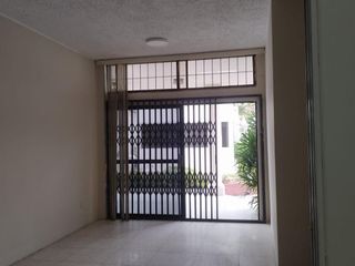 Foto 8 de RENTO CASA PARA EMPRESA