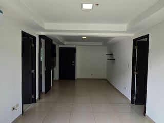 Foto 15 de Alquilo Departamento de 2 Dormitorios La Vista Towers Seguridad cerca City Mall