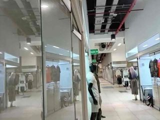 Foto 5 de Venta Local Comercial  C.C. Moda Gama
