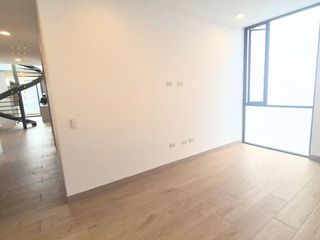 Foto 2 de Por estrenar Penthouse de lujo en Miravalle4.