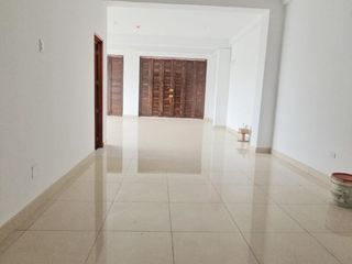 Foto 7 de 📍 Local Comercial de 140 m² en Alquiler | Alto Tránsito y Gran Oportunidad