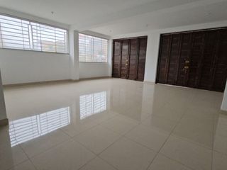 Foto 8 de 📍 Local Comercial de 140 m² en Alquiler | Alto Tránsito y Gran Oportunidad