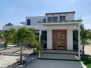 Foto 1 de casa lujosa de venta en santa marianita manta B/L