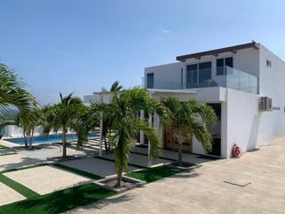 Foto 2 de casa lujosa de venta en santa marianita manta B/L