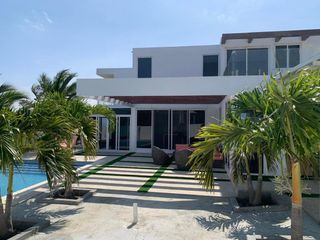 Foto 3 de casa lujosa de venta en santa marianita manta B/L