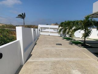 Foto 10 de casa lujosa de venta en santa marianita manta B/L