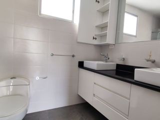 Foto 18 de NAYON - RENTA /CASA DENTRO DE URBANIZACION