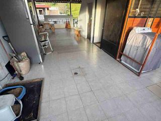 Foto 22 de VENTA DE CASA TRES PISOS + 1 MINI DEPARTAMENTO EN LOS MOLINOS, SECTOR JIPIRO (COMPLEJO FERIAL) LOJA